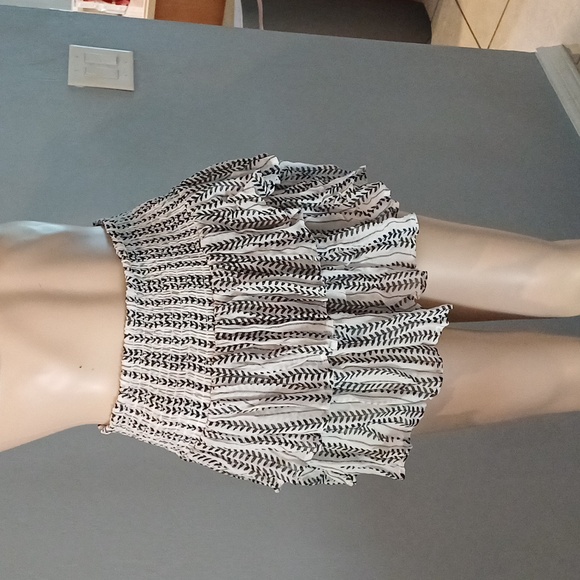 🔥🔥Muche et Muchette Anoush mini ruffle black & white skirt OS - Picture 3 of 14